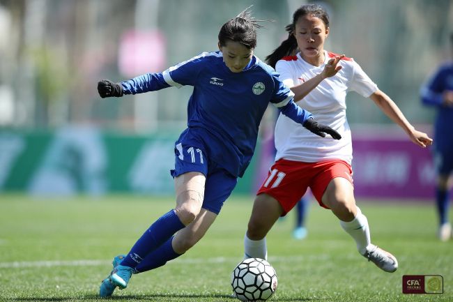 动漫美女被脱脱内内打扑克