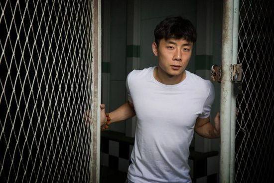 小雨电影院里被四人强9小说